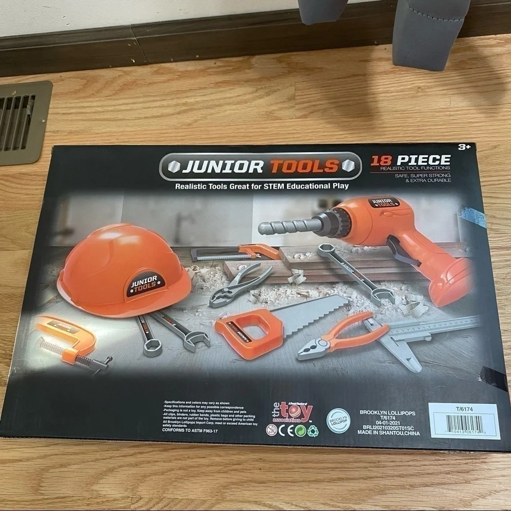 Junior Tool Play Set NEW 18 Piece Realistic Hard Hat Screwdriver Wrench Saw